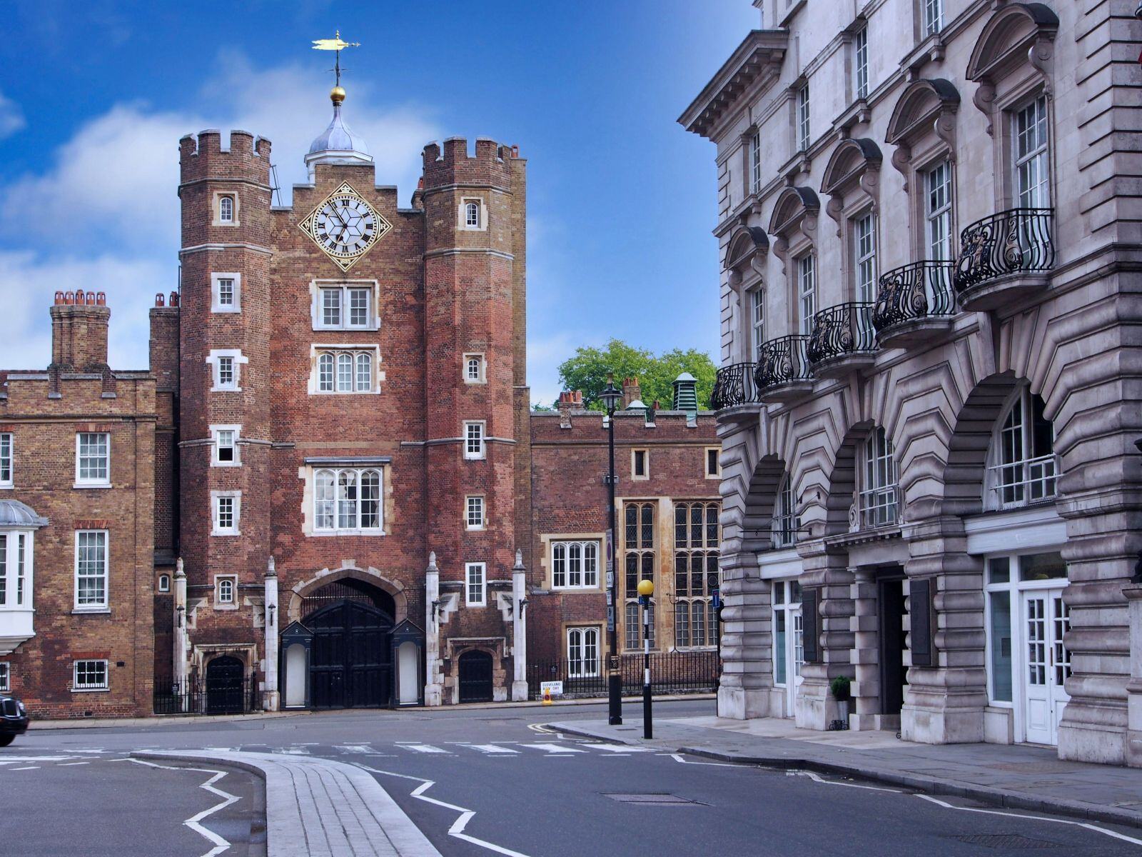 Who Lives At St James Palace